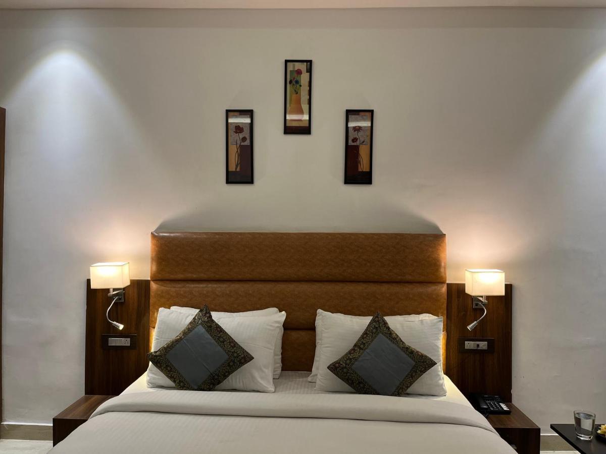 Hotel Kalawati Palace Benares Buitenkant foto